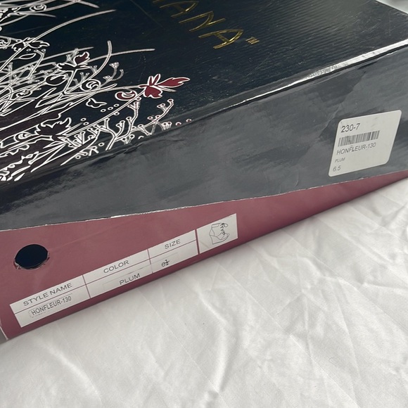 Liliana Burgandy Open Toe Lace Up Wedges. Suede SIZE 6.5 New w/ Tags. - Picture 9 of 9